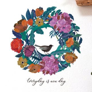 Autumn wreathe:ウォールステッカー（デコ） ・ つや消しの半透明素材を使用して作っているので、壁に絵を描いたようにスッと溶け込みます。 ・ 販売中です。 Creemaまたはminneにて↓ ・ 検索キーワード『BlancBlanche』で😆✨ ・ DMいただいても対応できます ・ ・ ・ ・ ・ ・ ・ ・ ・ ・ ・ ・ ・ ・ ・ ・ #ふたりぐらし #pendrawing #リース#リノベーション#水彩画 #ひとりぐらし #新生活#新婚#イラスト#drawingart #子供部屋#ウォールデコレーション #北欧#xmas #minne#ミナペルホネン#wreathe #引越し #ウォールステッカー#floraldrawing#floraldesign #二人暮らし #北欧インテリア #2人暮らし #ウォールデコ #芍薬 #creema#新婚#線画#新婚生活