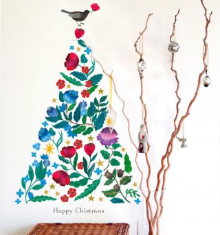 クリスマスツリー🌲🎄🌲 ・ creemaにてウォールステッカー販売開始してます🎄 （画像「r」が抜けてます🙏が商品には入ってます） ・ ・ ・ ・ ・ ・ ・ ・ ・ ・ ・ ・ ・ ・ ・ ・ ・ ・ #透明水彩 #クリスマスツリー飾り付け #クリスマス#xmas#水彩画 #おえかき #水彩画アート #新婚#イラスト#drawingart #おえかきぐらむ #watercolorpainting #自粛生活 #グラデーション##水彩画アート #自粛中の過ごし方 #絵画作品 #絵を描くのが好き #floraldrawing#クリスマス雑貨 #flowerart #クリスマスツリー #christmastreetree #christmas # #絵画 #絵描きさんと繋がりたい #watercolor #水彩画イラスト